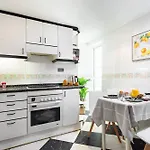 Moderno Con Balcon Meridiana Apartman *