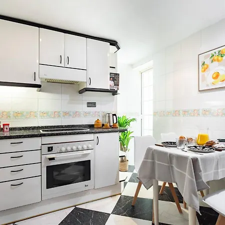 Moderno Con Balcon Meridiana Apartman *