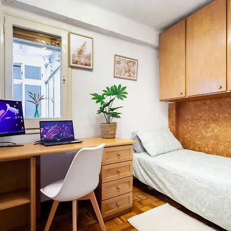 Moderno Con Balcon Meridiana Barcelona